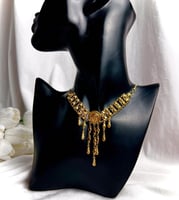 مخنق ذهب تصميم " كرسي جابر" عيار 21 وزن 9.8 جرام