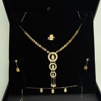 طقم ذهب تصميم السبائك عيار 18 وزن 4.3 جرام