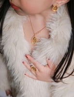 طقم فكتوري بحجم السبيكة 2.5 جرام عيار 24 مع اطارات...