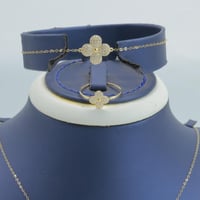 طقم ذهب نواعم تصميم الماسي عيار 18 وزن 3.25 جرام