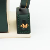 طقم ذهب ناعم عيار 21 وزن 3.51 جرام بتصميم فراشة