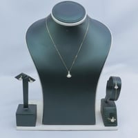 طقم ذهب عيار 18 تصميم ألماسي وزن 3.56 جرام – لإطلا...