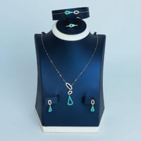 طقم ذهب تصميم الماس عيار 18 وزن 3.6 جرام