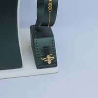 افخم طقم ذهب عيار 21 بتصميم عصري انيق وزن 8.2 جرام