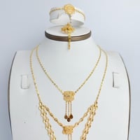 طقم ذهب بمخنقين عيار 21 وزن 19.9 جرام