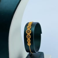 طقم ذهب كويتي عيار 21 وزن 21.25 جرام بتصميم دوائر...