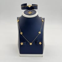 طقم هب الفان كليف خمس وردات عيار 21 وزن 8.4 جرام