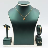 طقم ذهب صافي عيار 18 وزن 5.6 جرام - تصميم انيق