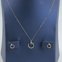 طقم ذهب نواعم تصميم الماسي عيار 18 وزن 2.5 جرام