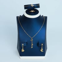 طقم ذهب الفراشة عيار 18 وزن 4.1 جرام