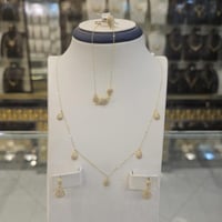 طقم مميز عيار 18 وزن 3.9 جرام