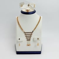 طقم ذهب نواعم تصميم السبيكة البيضاوي عيار 18 وزن 6...