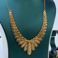 طقم ذهب كويتي بتصميم ملكي فاخر عيار 21 وزن 18.69 ج...