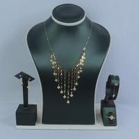 طقم فان كليف ذهب عيار 18 ناعم وانيق وزن 4.47 جرام