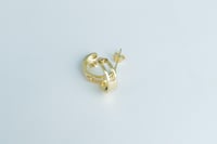 حلق ذهب ناعم عيار 18 تصميم المسيكاء وزن 2.1 جرام