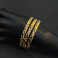 بناجر ذهب عيار 21 بتصميم عصري وزن 4.9 جرام