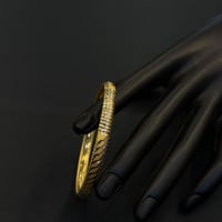 بناجر ذهب عيار 21 بتصميم عصري وزن 4.9 جرام