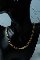 سلسال جنزير ذهب عيار 18 بتصميم كلاسيكي وزن 7.5 جرا...