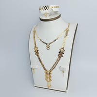 طقم ذهب بمخنق ناعم عيار 18 وزن 8.6 جرام