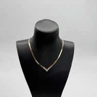 عقد ذهب الفلات تصميم الماسي باللون عيار 18 وزن 6.5...