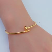 اسوارة ذهب كارتير المسمار عيار 21 وزن 4.8 جرام