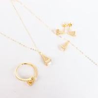 طقم ذهب مارلي فخم بتصميم الماسي عيار 18 وزن 5.2 جر...