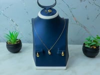 طقم ذهب البوتيقاء عيار 18 وزن 6.1 جرام