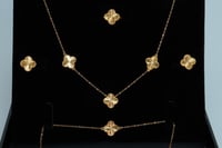 طقم ذهب الفان كليف ثلاث وردات عيار 21 وزن 9.5 جرام