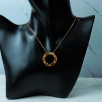 عقد الكارتير بتصميم انيق وناعم ذهب عيار 21 وزن 2.9...