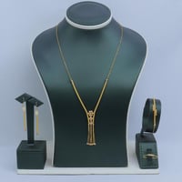 طقم ذهب عيار 21 مبروم بتصميم كرات الدوريكاء وزن 11...