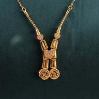 طقم ذهب تصميم فاخر عيار 21 وزن 8.17 جرام بتصميم نا...