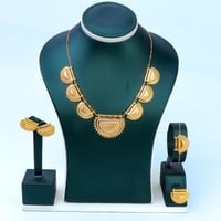 طقم ذهب شرقي بتصميم البراشي مميز عيار 21 وزن 17.75...