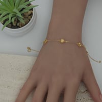 اسوارة فان كليف ذهب تصميم خمس وردات بحجم صغير عيار...