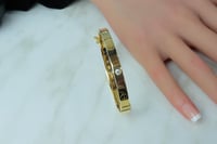 سوارة ذهب ناعمة تصميم اللوف الالماسي عيار 18