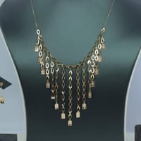 طقم ذهب ناعم عيار 18 بتصميم سبيكة مربع وزن 4.4 جرا...