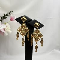 حلق ذهب فخم عيار 21 بتصميم انيق وزن 2.64 جرام