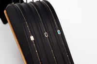 سوارة ذهب تصميم الماسي متوفرة بعده الوان عيار 18