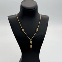 سبحة ذهب عيار 21 مطعمة بالميناء بلون تركوازي وزن 4...