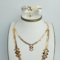 طقم ذهب بمخنق ناعم عيار 18 وزن 8.6 جرام