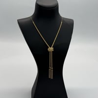 سبحة ذهب عيار 21 مطعمة بالميناء الاسود وزن 6.3 جرا...