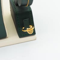 طقم ذهب عيار 21 وزن 6.78 جرام بتصميم منحني ناعم بن...