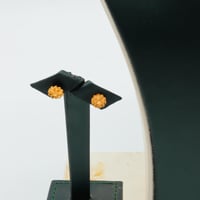 طقم ذهب الوردات عيار 21 وزن 8.35 جرام بتصميم متدرج...