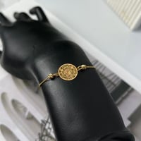 اسوارة ذهب عيار 21 بنقوش راقية وجذابة وزن 1.8 جرام