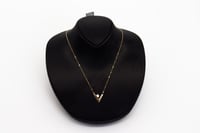 سلسال ذهب لوي فيتون تصميم الماسي عيار 18 وزن 1.1 ج...