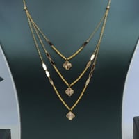 طقم ذهب تصميم الفان كليف ثلاثة دور عيار 21 وزن 6.4...