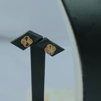 نصف طقم ذهب تصميم الفان كليف عيار 21 وزن 3.85 جرام