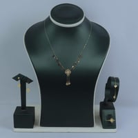 طقم ذهب ناعم عيار 18 وزن 2.55 جرام