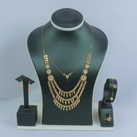 طقم ذهب عيار 21 وزن 8.35 جرام