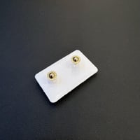 حلق طبي ذهب للاطفال عيار 18 وزن 0.3 جرام – تصميم د...