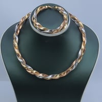 كلكشن عقد وأسوارة فخم عيار 18 – الحرير بالألوان ال...